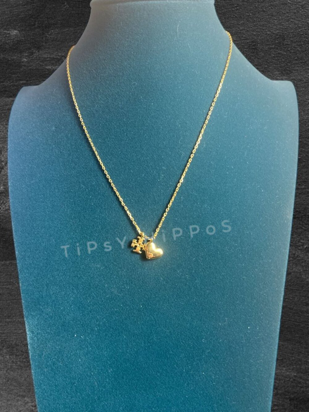 TORY BURCH GOLD GOOD LUCK CHAIN PENDANT NECKLACE - Picture 5 of 7
